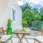 Pet Friendly In * Vrh (Krk)