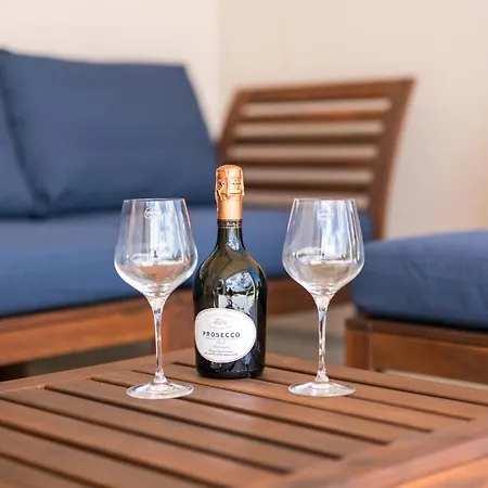Holiday home Beautiful In Vrh With 3 Bedrooms, Wifi And Outdoor Swimming Pool