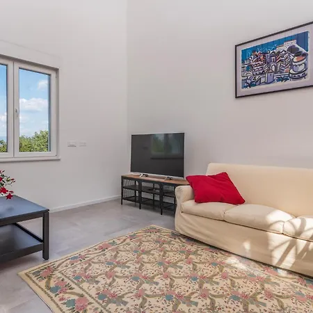 Beautiful In Vrh With 3 Bedrooms, Wifi And Outdoor Swimming Pool