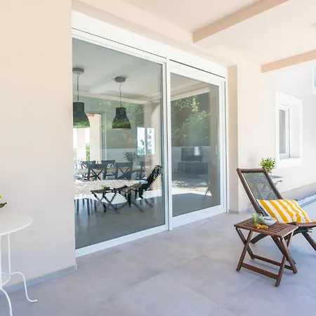 Holiday home Beautiful In Vrh With 3 Bedrooms, Wifi And Outdoor Swimming Pool Vrh (Krk)