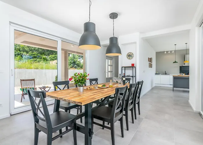 3 Bedroom Pet Friendly In בית נופש Vrh (Krk)