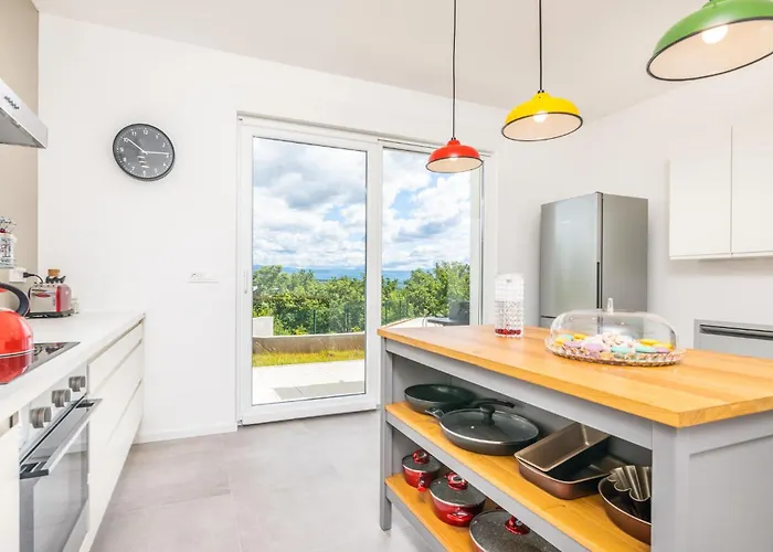 3 Bedroom Pet Friendly In Vrh (Krk)