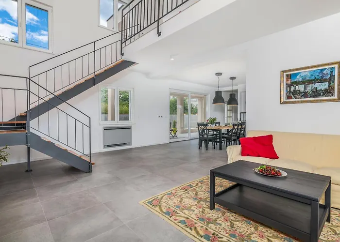 בית נופש 3 Bedroom Pet Friendly In
