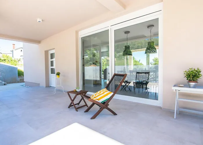 3 Bedroom Pet Friendly In