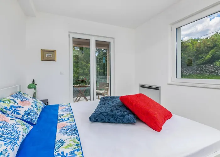 3 Bedroom Pet Friendly In