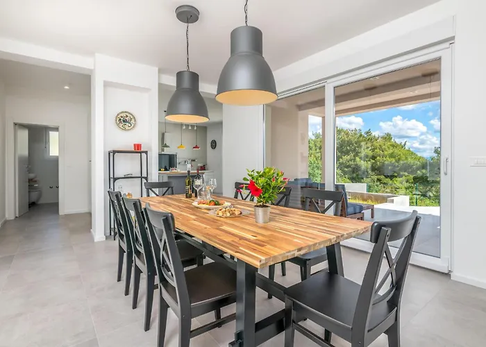 3 Bedroom Pet Friendly In * Vrh (Krk)