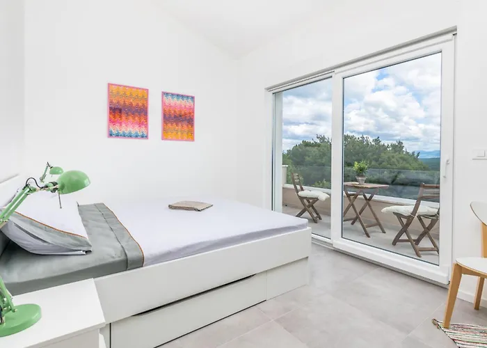 3 Bedroom Pet Friendly In Vrh (Krk)