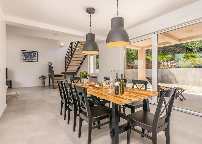 3 Bedroom Pet Friendly In Vrh (Krk)