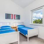 Pet Friendly In *