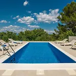 בית נופש Pet Friendly In Vrh (Krk)